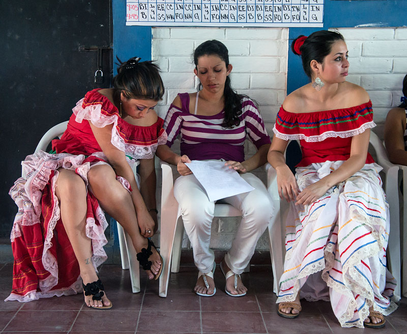  Girls in San Salvador, San Salvador